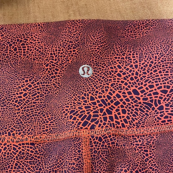 Lululemon high rise 7/8 length leggings crackle - Picture 4 of 5